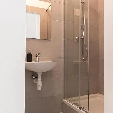 Cozy 2Br Apt. Near Akh Hospital-Ideal For Longstay Vienna Exterior photo