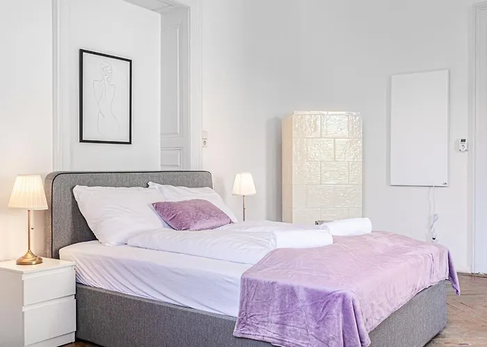 Cozy 2Br Apt. Near Akh Hospital-Ideal For Longstay