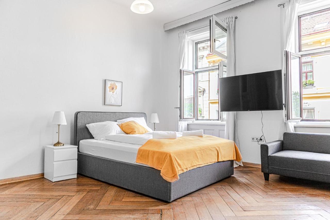 Cozy 2br Apt. Near Akh Hospital-ideal For Longstay Appartement Wenen