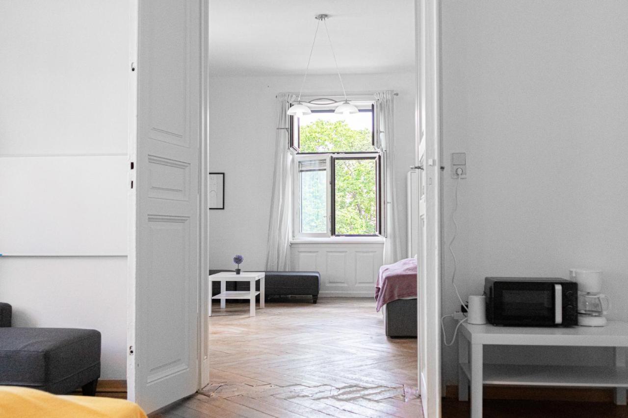 Cozy 2br Apt. Near Akh Hospital-ideal For Longstay Appartement