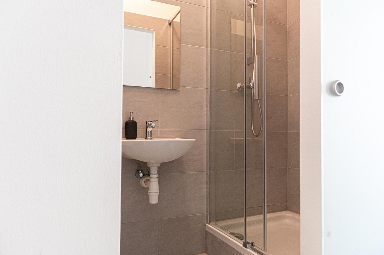 Apartment Cozy 2br Apt. Near Akh Hospital-ideal For Longstay